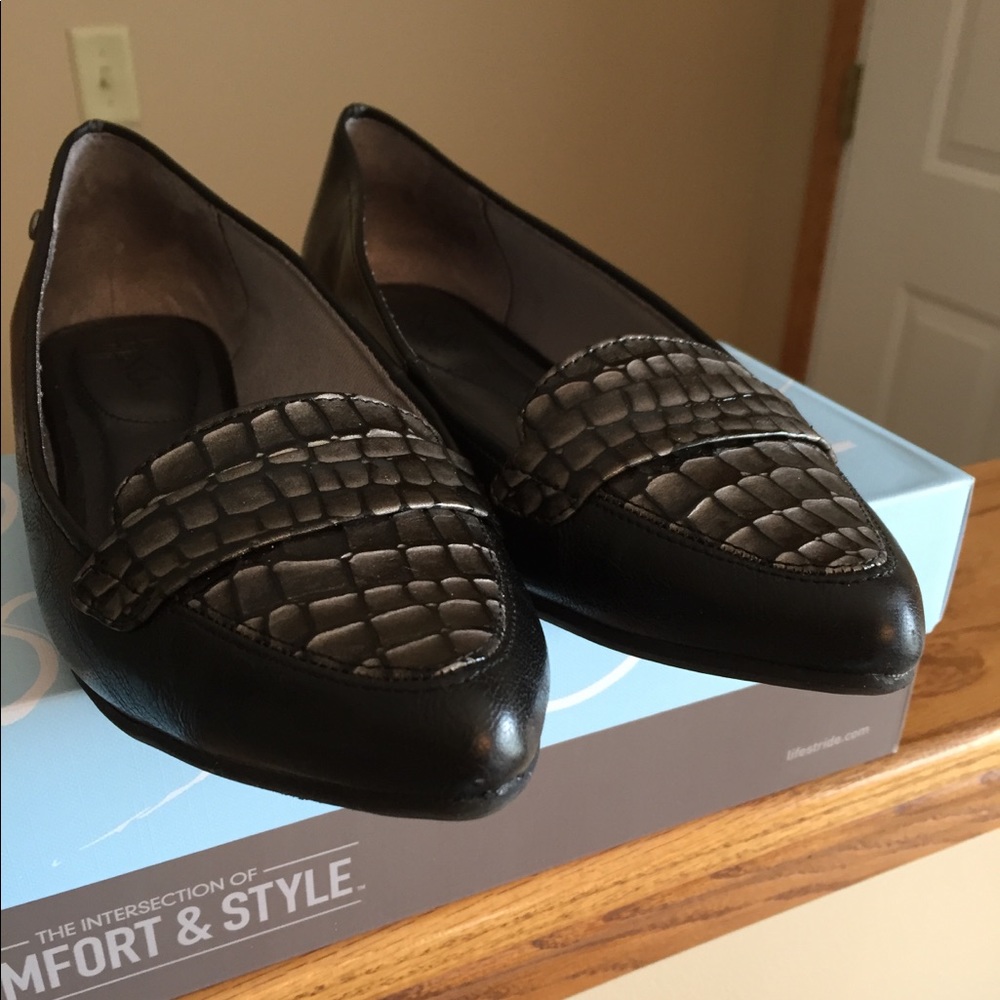 Life Stride “Qwin” Shoes